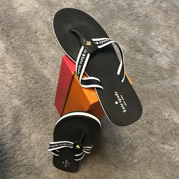 Kate Spade Fable Black Flip Flops 8 - Picture 7 of 11